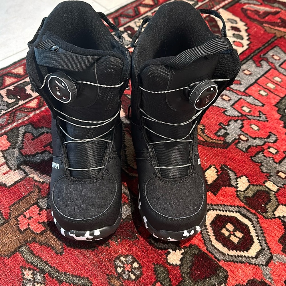 Snowboarding boots. Super new! Used 8 days.